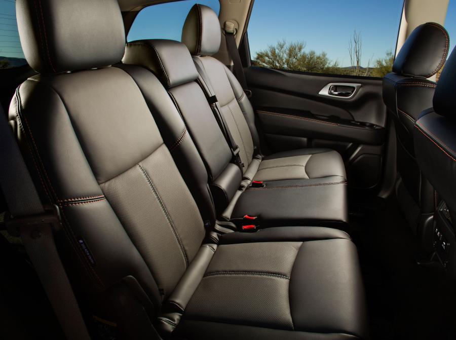 Интерьер Nissan Pathfinder Rock Creek (R52) 2019 года  (NA) (фото 16 из 40)